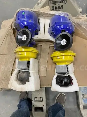 Actuated WKM B138 2&#x22; 3000# CS x SS Threaded Ball Valves