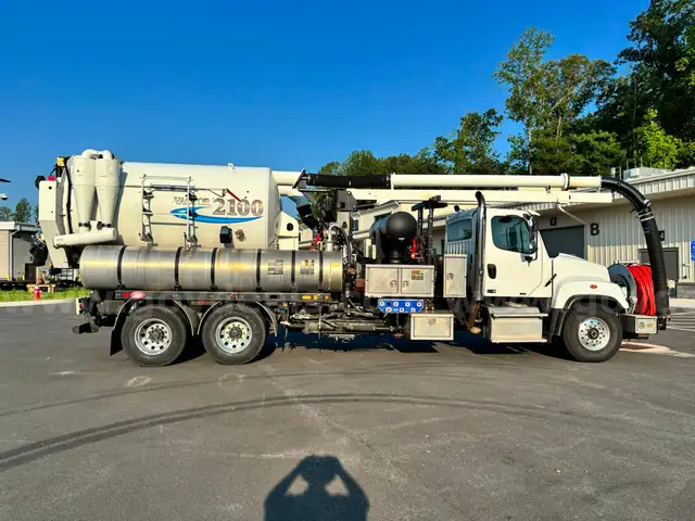 2012 Freightliner 114SD Vactor
