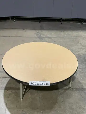 Table, Coffee, Round, Wood-Top, Metal Legs