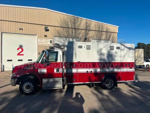 2015 International 4300 Ambulance