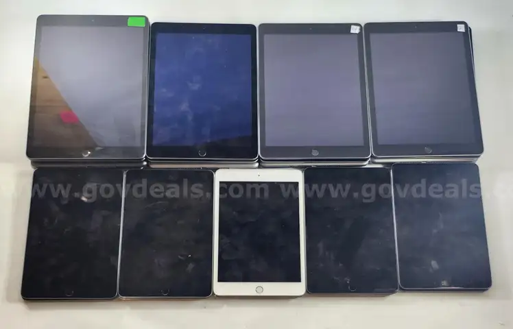 Lot of (30) Apple iPads &#x2013; Mini, Air, &#x26; Standard Models &#x2013; Wi-Fi &#x26; Cellular &#x2013; Factory Reset &#x2013; For Parts/Repair