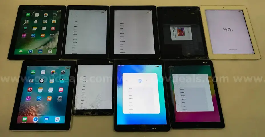 Lot of (9) Apple iPads &#x2013; Mixed Generations &#x2013; Wi-Fi &#x26; Cellular &#x2013; For Parts/Repair