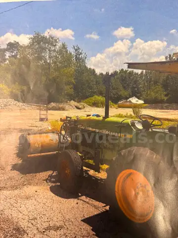 1984 John Deere 2150 Tractor with Broom