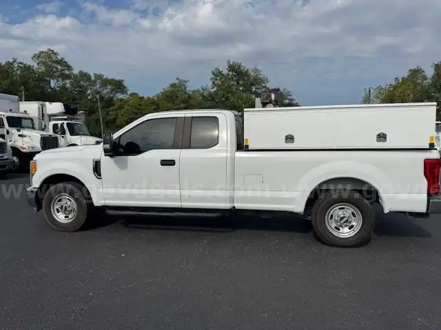 2017 Ford F350 SD XL Ext. Cab 4x2 Service/Utility Truck
