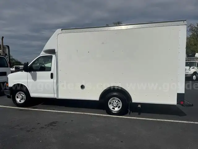 2021 Chevrolet G3500 Cutaway Box Truck/Van
