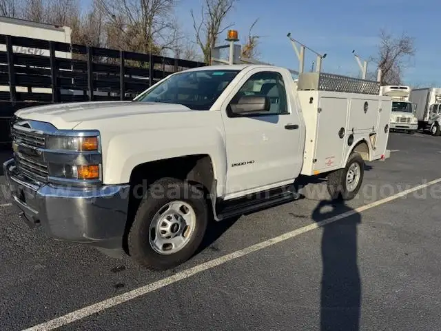 2015 Chevrolet Silverado 2500 HD 4x4 Service Body