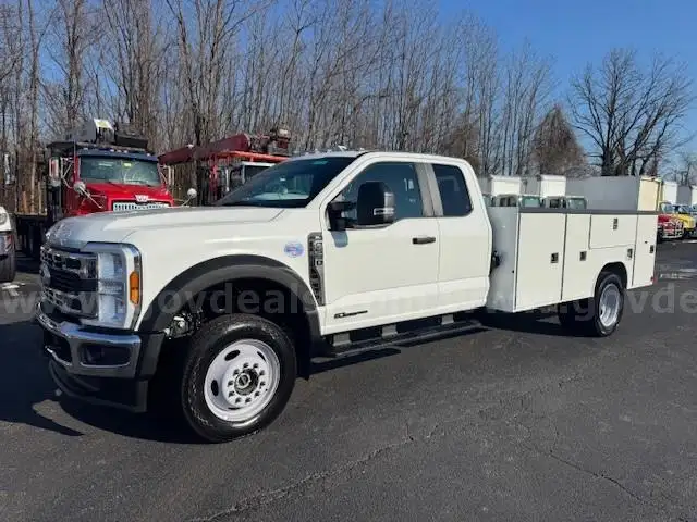 2024 FORD F550 4X4 SUPERCAB 11' READING SERVICE BODY