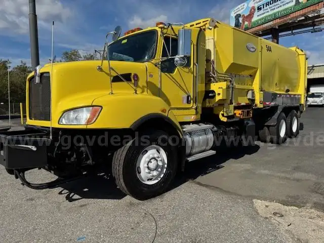 2013 Kenworth T400 Tandem Axle Refuse Truck