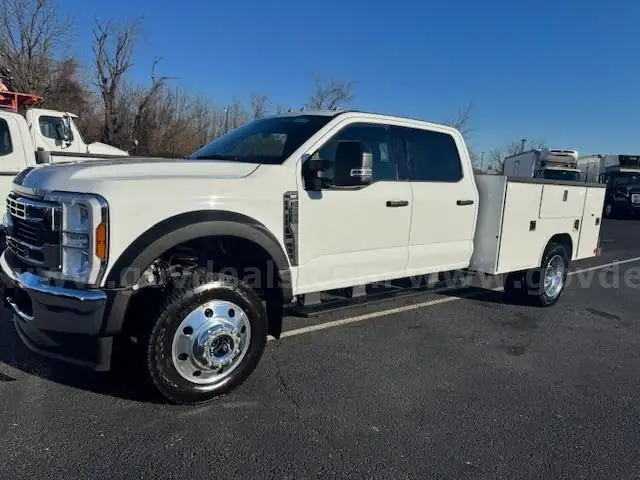 2024 FORD F550 XLT CREWCAB 4X4 SERVICE BODY TRUCK