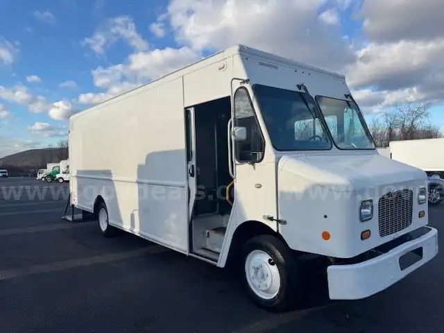 2014 Freightliner MT45 GAS Stepvan, DELIVERY VAN, FOOD TRUCK