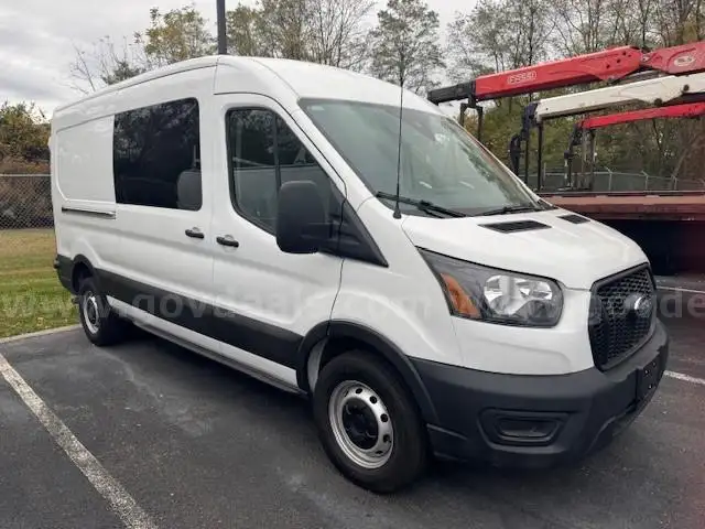 2024 Ford T250 Medium Roof Cargo Van