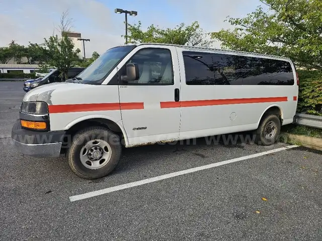 2005 Chevrolet Express 3500 crew van