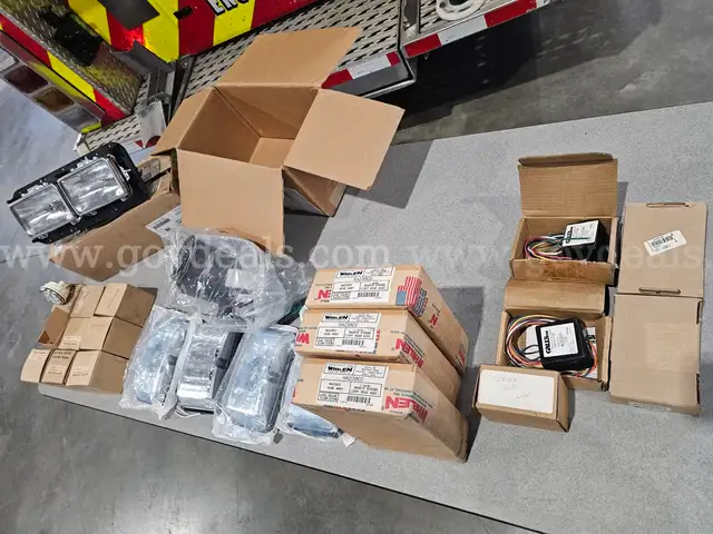 LOT OF MISCELLANIOUS FIRE TRUCK AND EMERGENCY LIGHTING PARTS