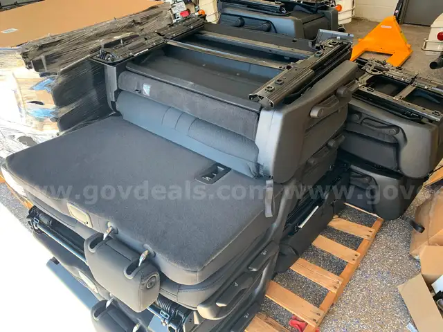 2024 Chevrolet Tahoe Set of 60/40 Seats Set #2