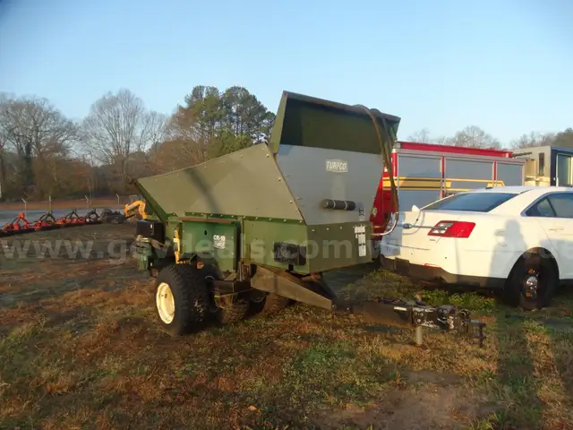 2007 Turf Co CR10 Top Dresser