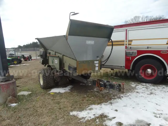 2007 Turf Co CR10 Top Dresser
