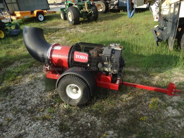 2012 Toro 44538 Pull Behind Blower 