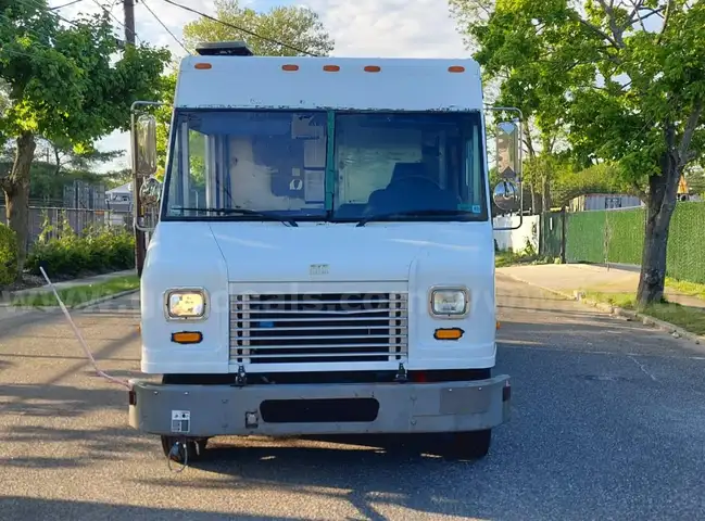 2014 Freightliner MT45 Stepvan/ Service truck 6.7 Diesel engine , original 25k miles, with diesel Generator
