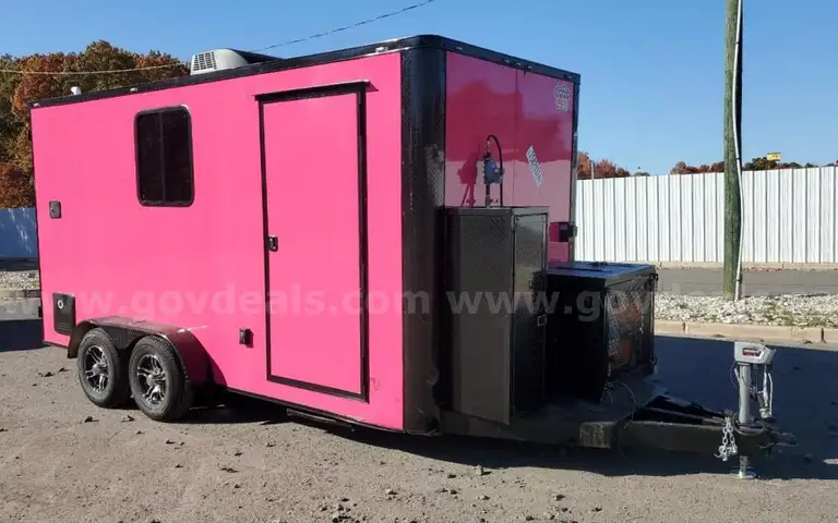 2025  Dog /Pet Grooming Trailer, hot water, AC, propine Tank , generator