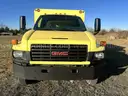 2005 GMC C5500 4x4 S/A Chip Box Truck