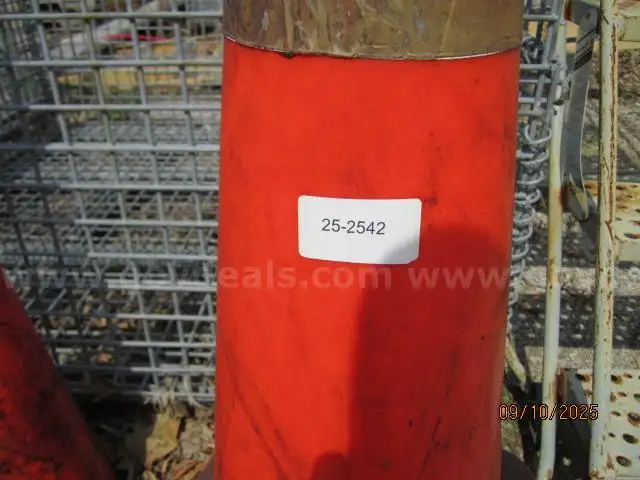 1LOT OF 9 ORANGE CONES
