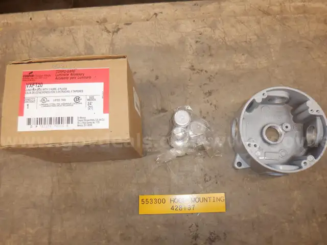 Cooper Crouse‑Hinds VXFT20 – Vaporgard™ Junction / Outlet Box qty4