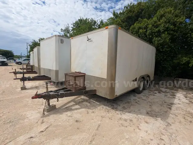 2014 Lark United Manufacturing 16 Ft T/A Enclosed Trailer
