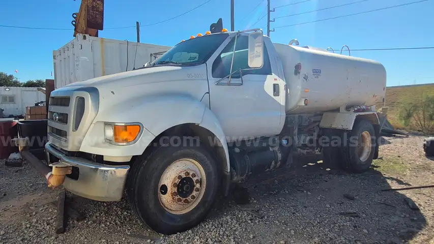 2011 Ford F-750 2,000 Gallon S/A Water Truck