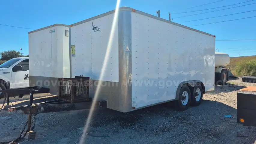 2014 Lark United Manufacturing 16 Ft T/A Enclosed Trailer