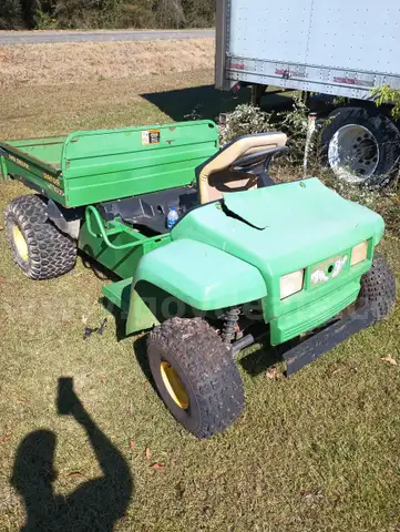 John Deere Gator