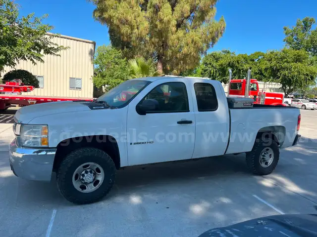 2008 Chevrolet Silverado 2500HD Work Truck Ext. Cab Short Bed 4WD
