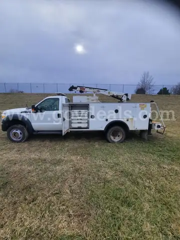 2011 Ford F-550 Service Truck w/ Crane, 4WD