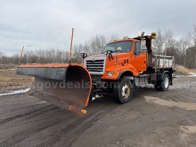 Photo of a 2005 Sterling L9500