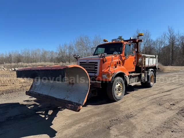 Photo of a 2004 Sterling L8500