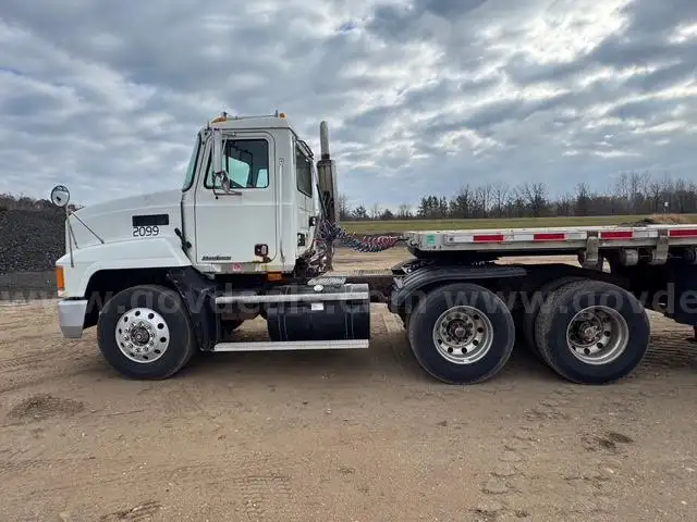 2003 Mack CH613 Day Cab Semi Truck