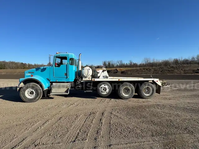 2001 Kenworth W900 Chassis