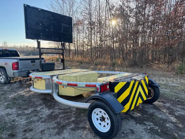 Safety Impact crash Accumulator with sign board