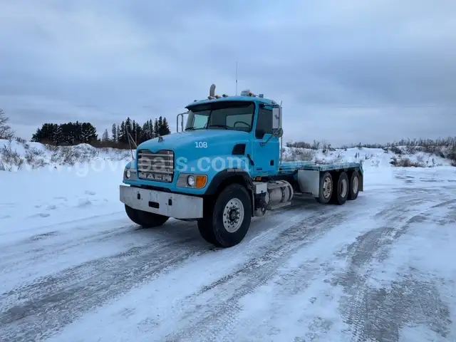 2003 Mack CV513