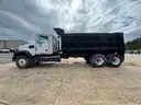 2009 Mack GU713