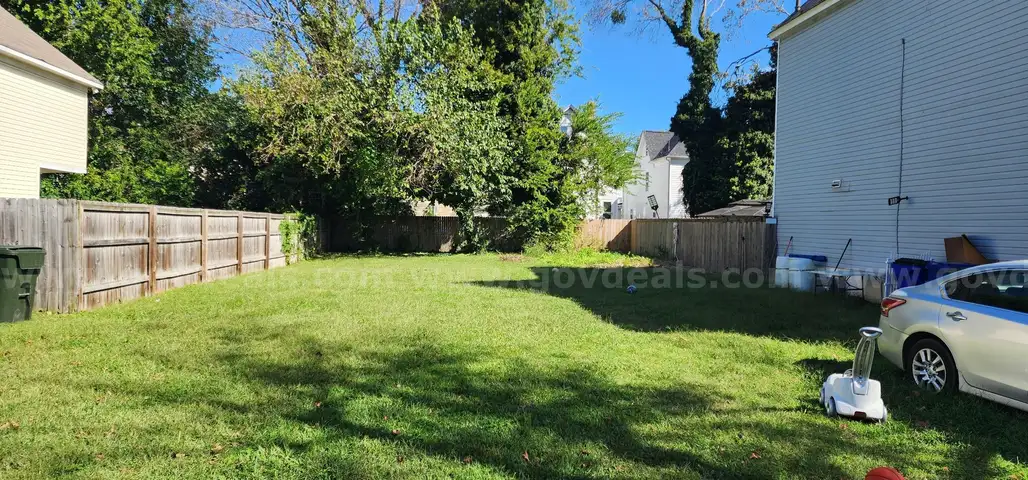 420 W 29th St and 422 W 29th St