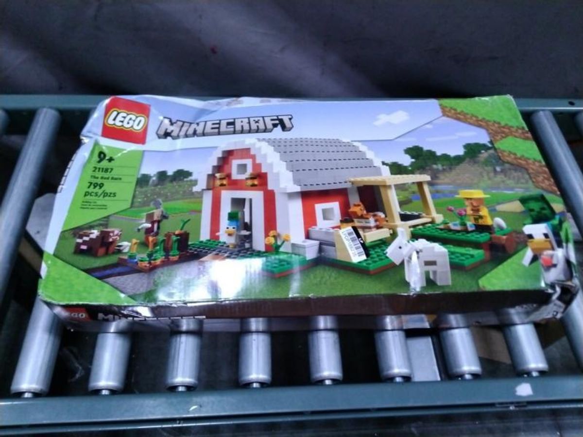 LEGO - Minecraft The Red Barn Set with Toy Farm Animals | AllSurplus ...