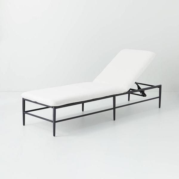 Black metal chaise online lounge outdoor