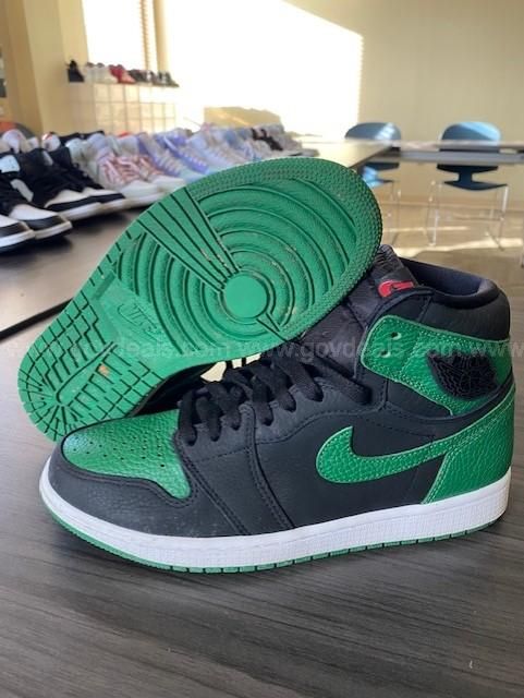 Jordan 1 pine store green size 9