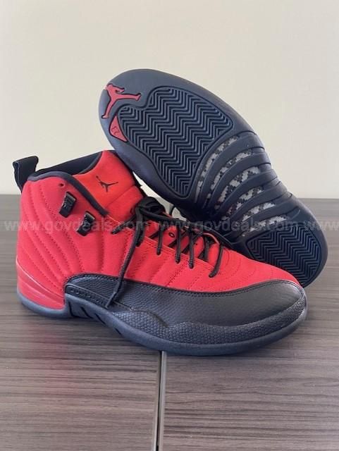 Jordan 12 flu 2024 game size 9