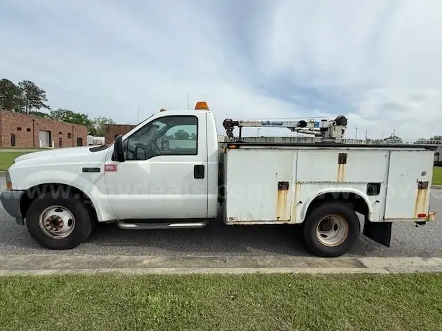 2004 Ford F-350 SD XL 2WD DRW