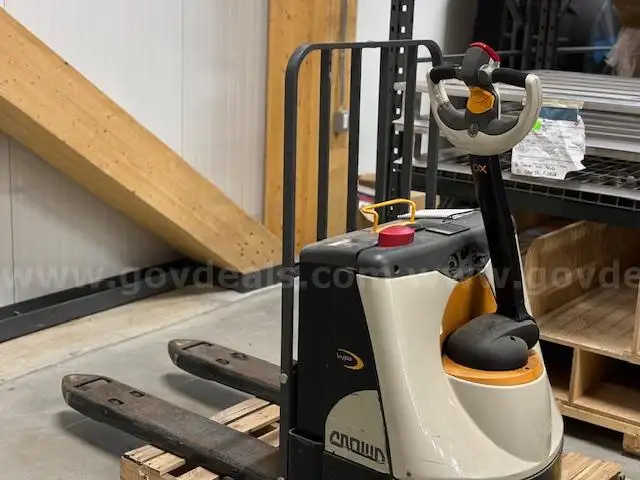 Electric Pallet Truck (for parts only)