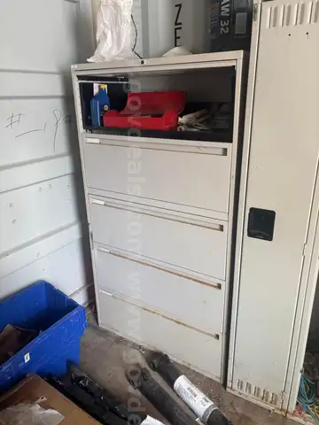 Five Drawer Filing Cabinet *no key*