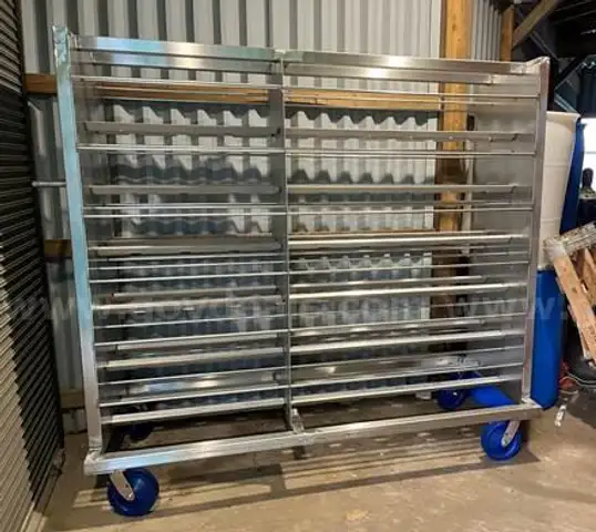 Cage Wash Rack