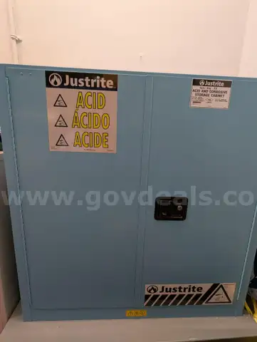 JUSTRITE 30 Gallon, 1 Shelf, 2 Door, Self Close, Corrosive-Acid Steel Cabinet - 893022
