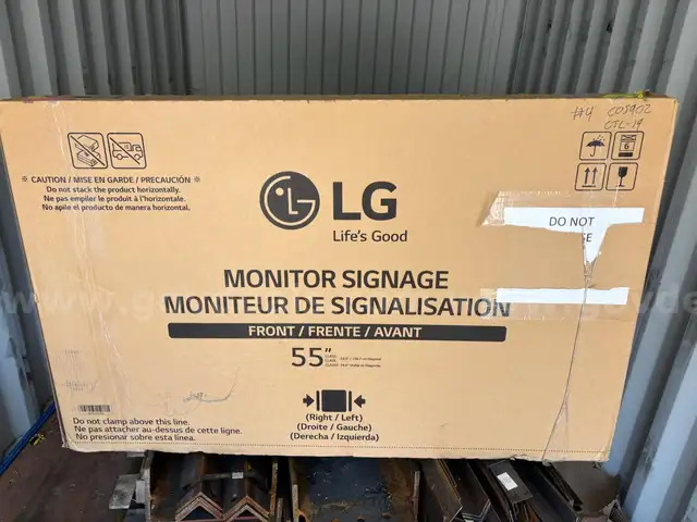 55&#x27; LG Monitor Signage